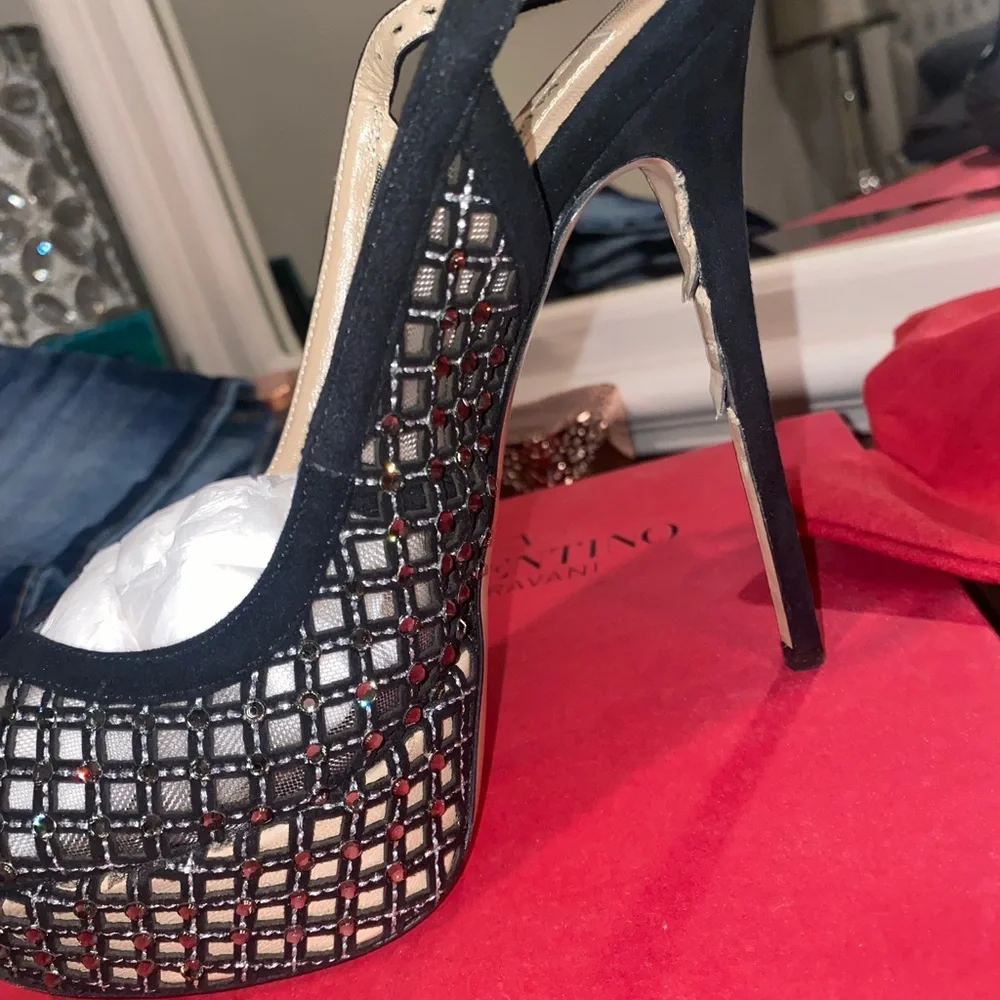 👠 VALENTINOS 👠💋 - Picture 4 of 7